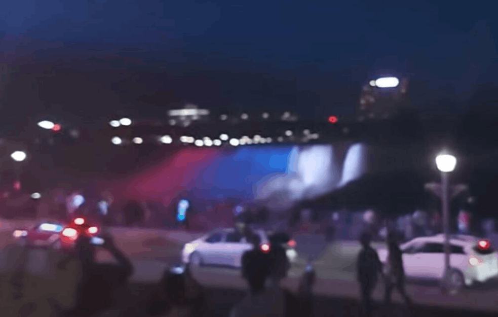 NIJAGARINI <span style='color:red;'><b>VODOPADI</b></span> U BOJAMA SRSKE ZASTAVE: Velikom TESLI u čast! (VIDEO) 